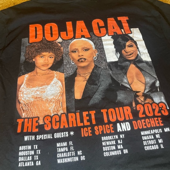 Doja Cat “The Scarlet Tour” T-Shirt Black Concert Tour Size M  Ice Spice - Picture 4 of 4